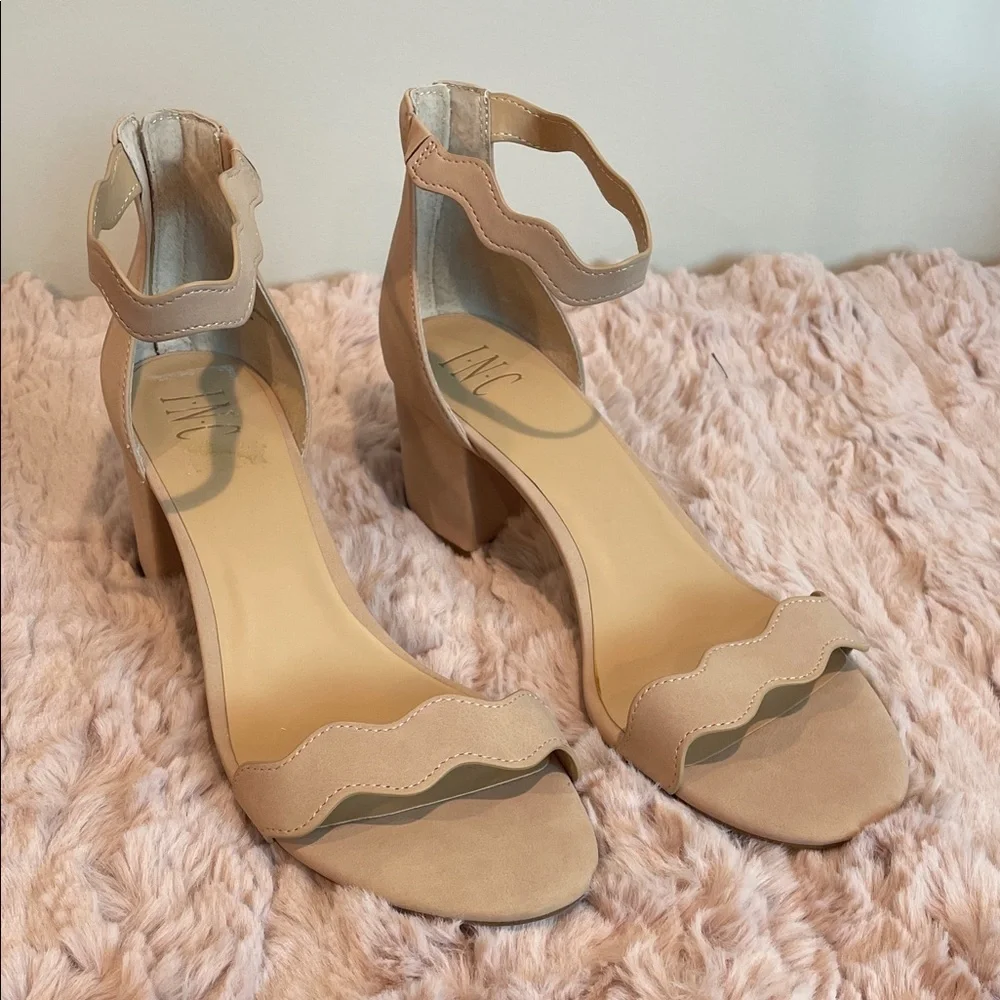 INC International Concepts Women's Hadwin Pink Bloom Scalloped Heels, size 12 NE